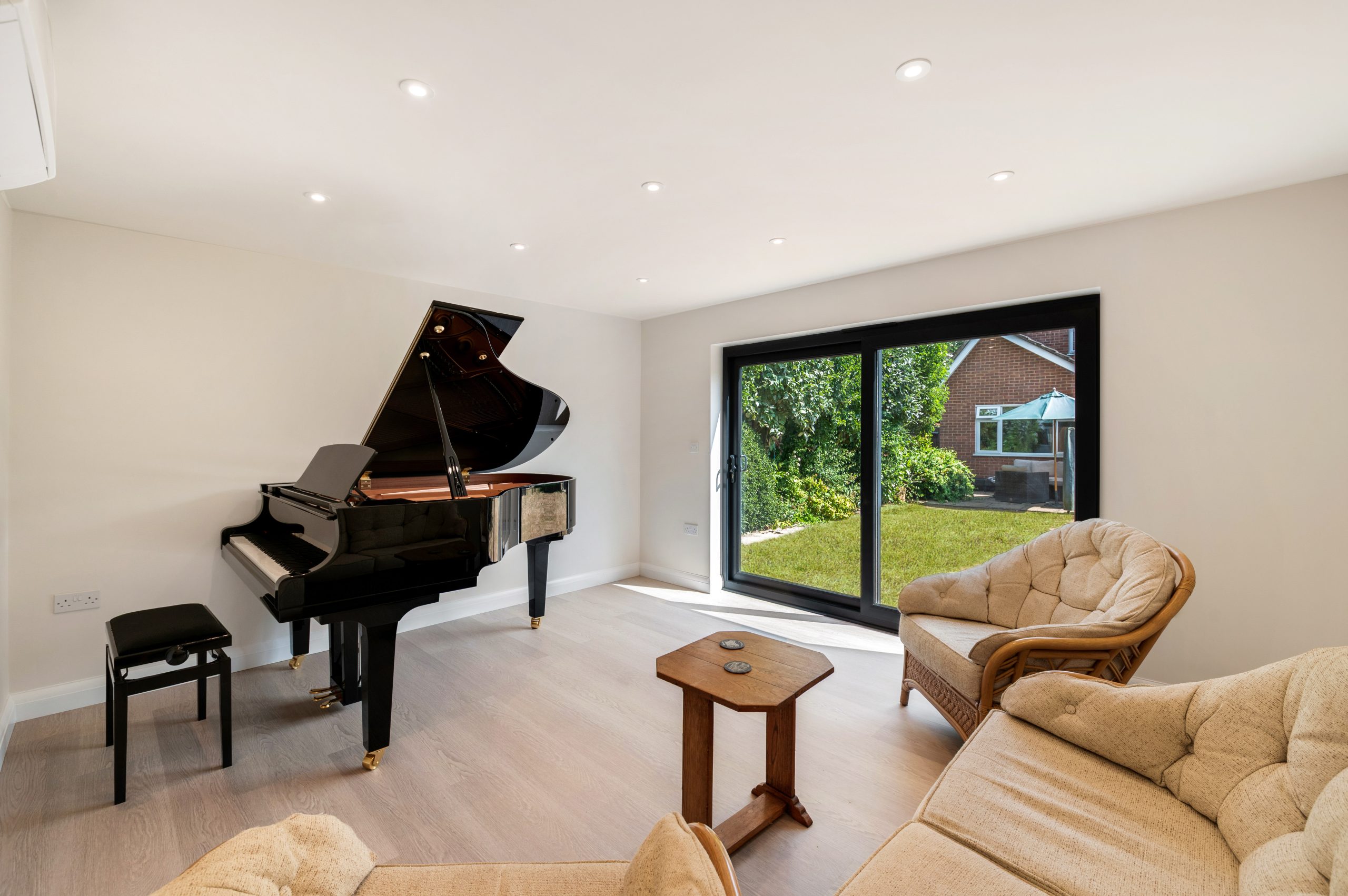 TOM_7035 luxury garden studio london