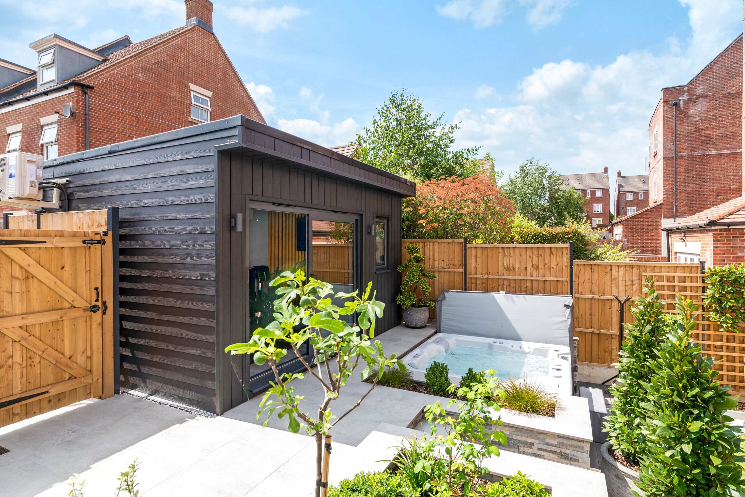 TOM_3867 luxury garden studio london