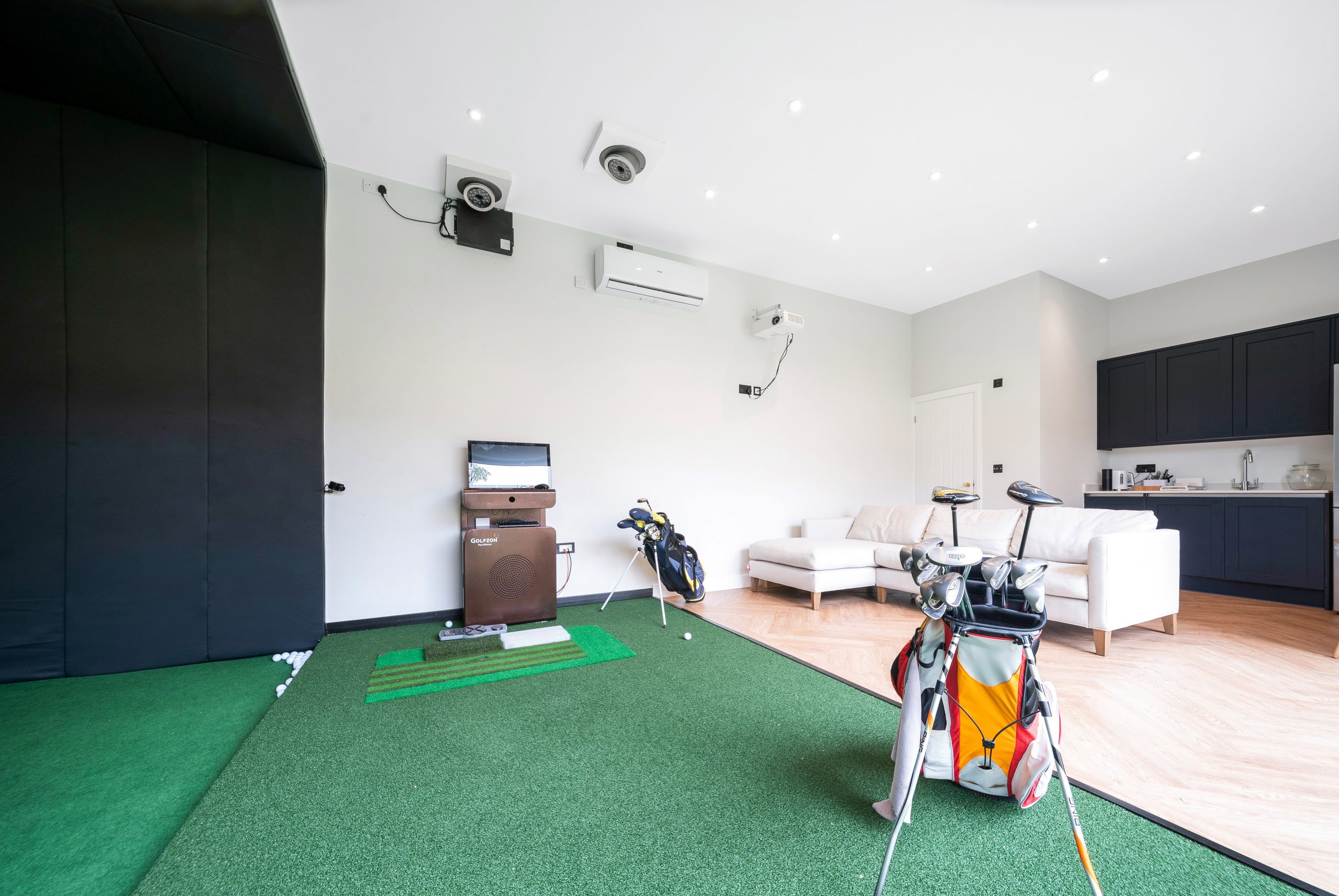 golf simulator garden room london