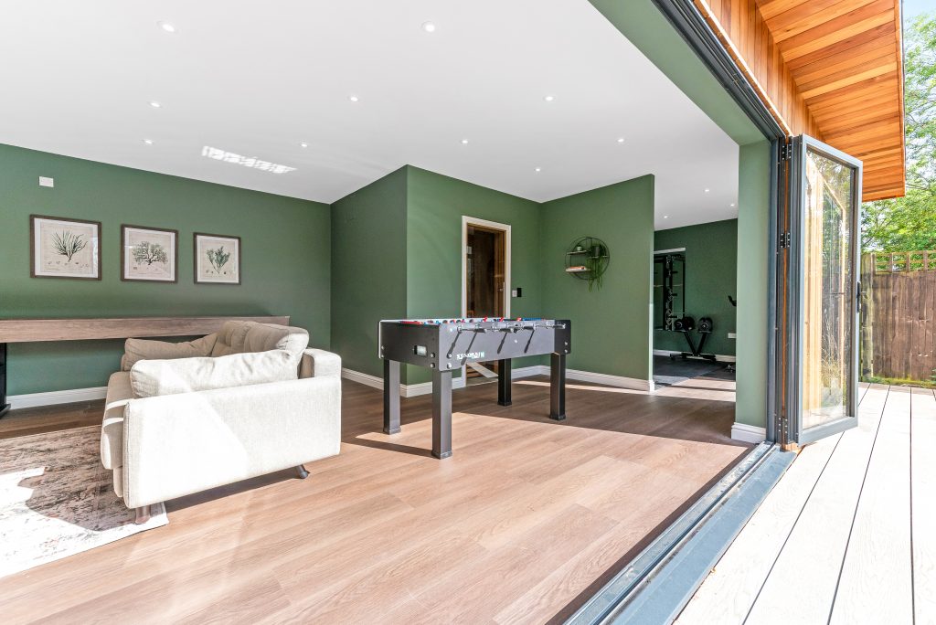 Contemporary garden room in Herts