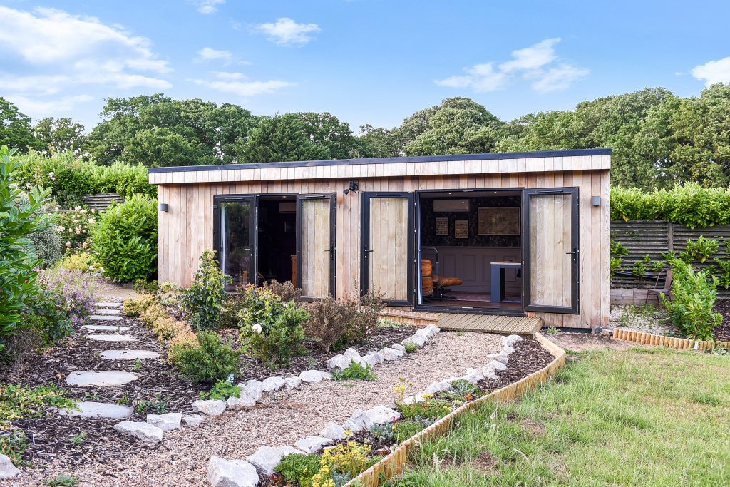 garden room with 2 offices