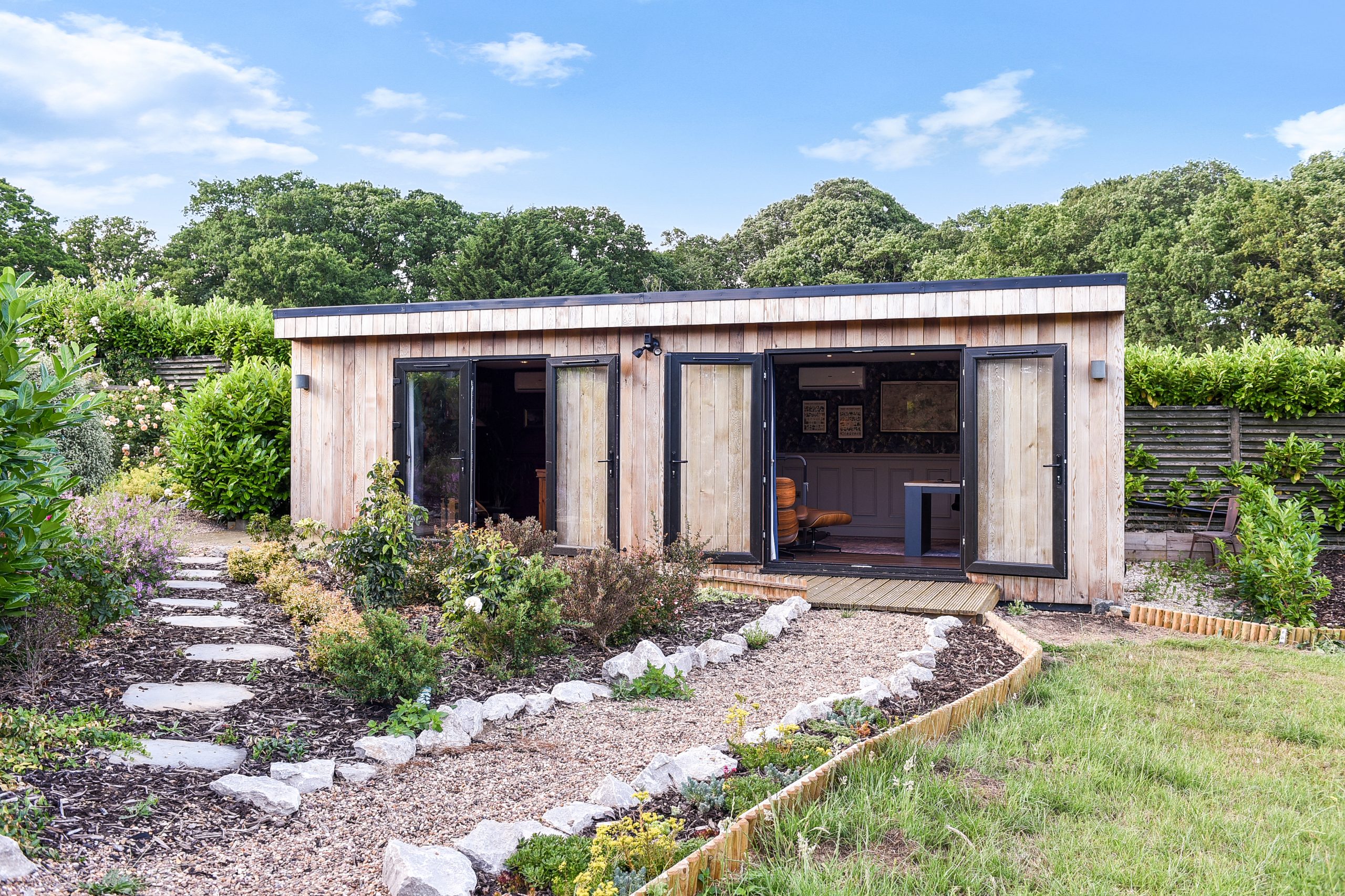 garden room with 2 offices