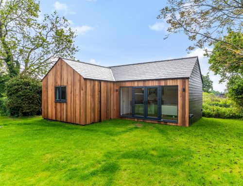 Flexible L-Shaped Garden Room for Work and LeisureBrentwood, Essex