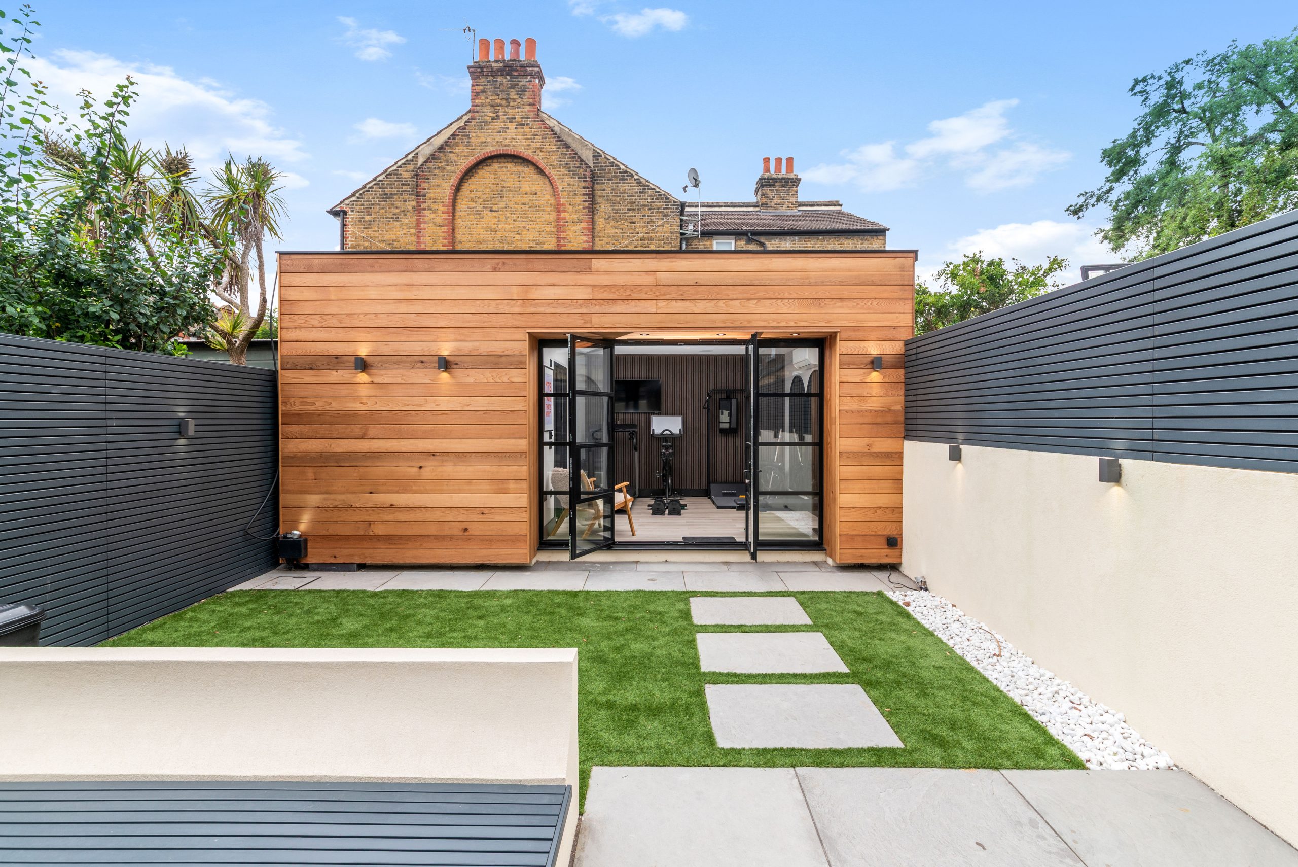 Luxury Gym and Sauna Garden RoomBalham, South West London